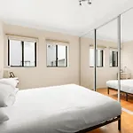 Lovely 2-Bed With Balcony 150 M From Coogee Beach