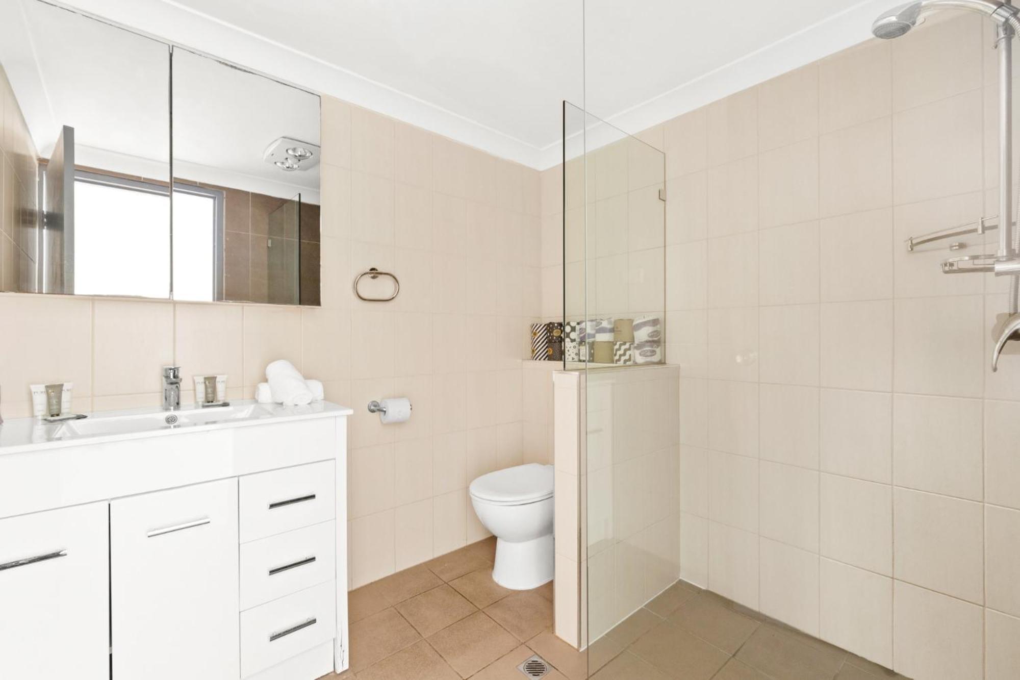 Lovely 2-bed With Balcony 150 M From Coogee Apartment