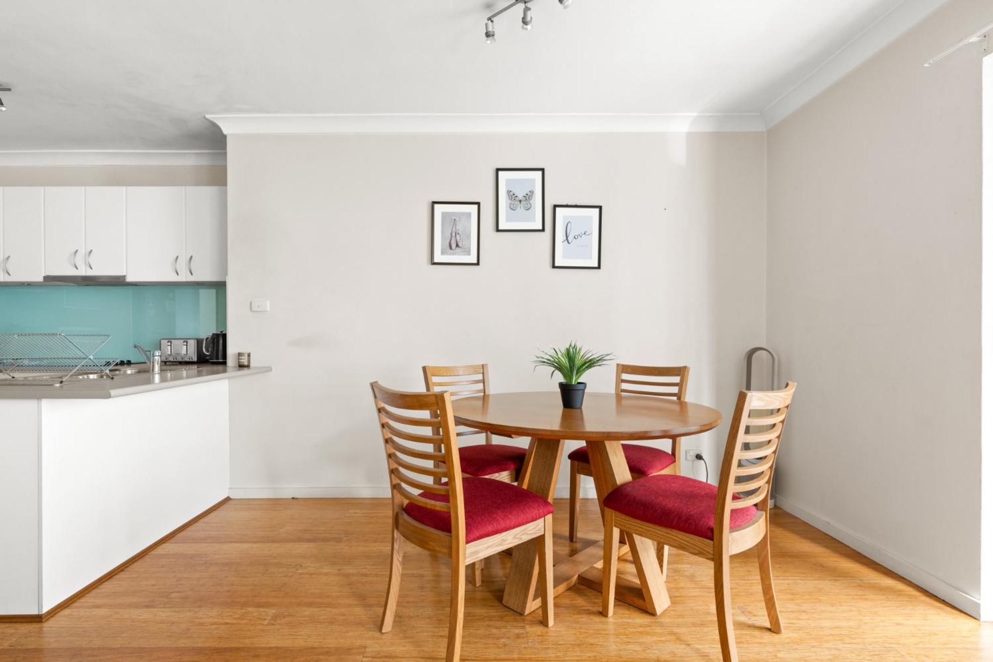 Lovely 2-bed With Balcony 150 M From Coogee Apartment